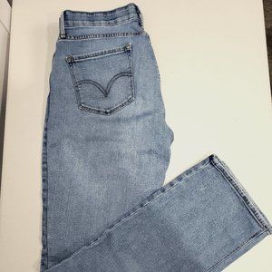 Women's Levi's Jeans Size 8